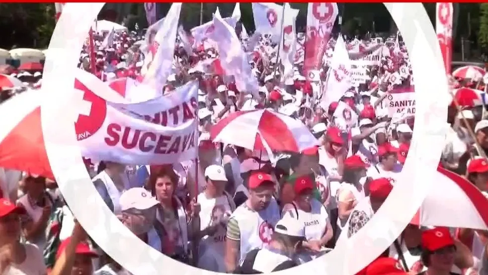 Protest masiv în fața Ministerului Sănătății. Angajații din sistem ies în stradă din cauza legii salarizării