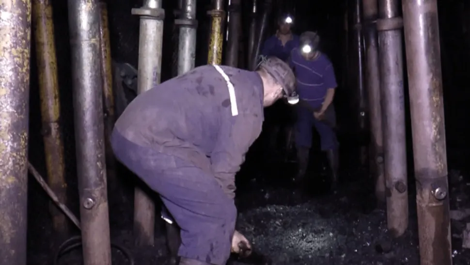 Minerii din Gorj acuză că nu și-au mai primit salariile de luni bune. Sunt trimiși în instanță pentru a-și recupera drepturile