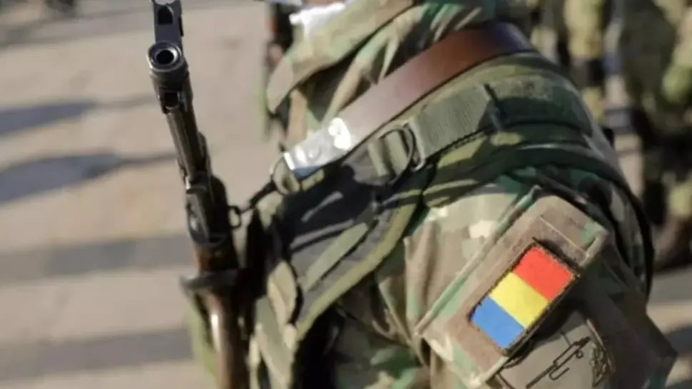 Proces uriaș împotriva Guvernului Bolojan din cauza CASS-ului reținut din pensii. Aproape 2.000 de pensionari militari cer banii înapoi