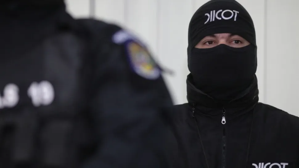 Polițiști și vameși, săltați de DIICOT într-un dosar uriaș de contrabandă cu 137 de percheziții