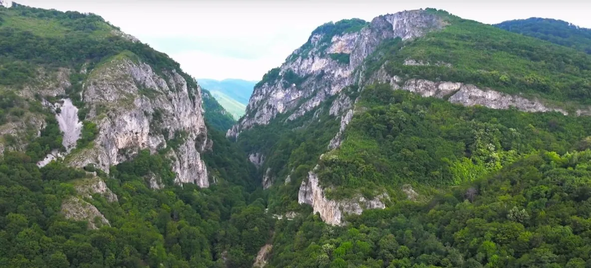 Mai puțini turiști în munții din Gorj. Bugetarii au preferat marea