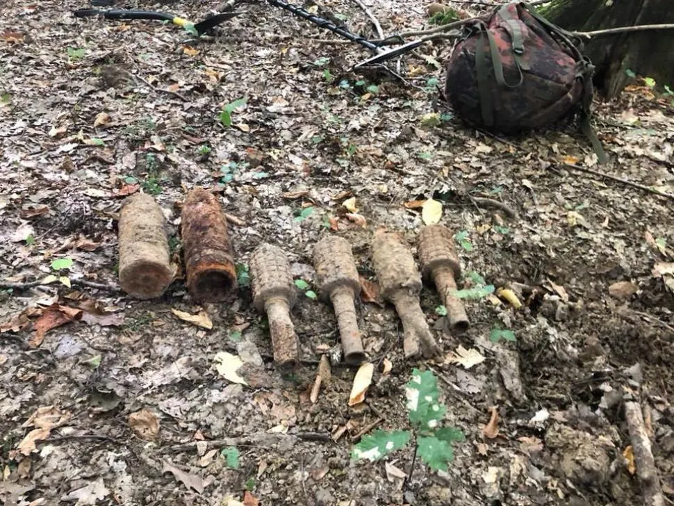 Patru grenade au fost găsite îngropate lângă o comună gorjeană