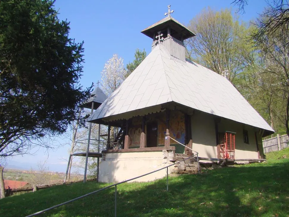 Bani europeni pentru ”biserica cu draci” din Gorj