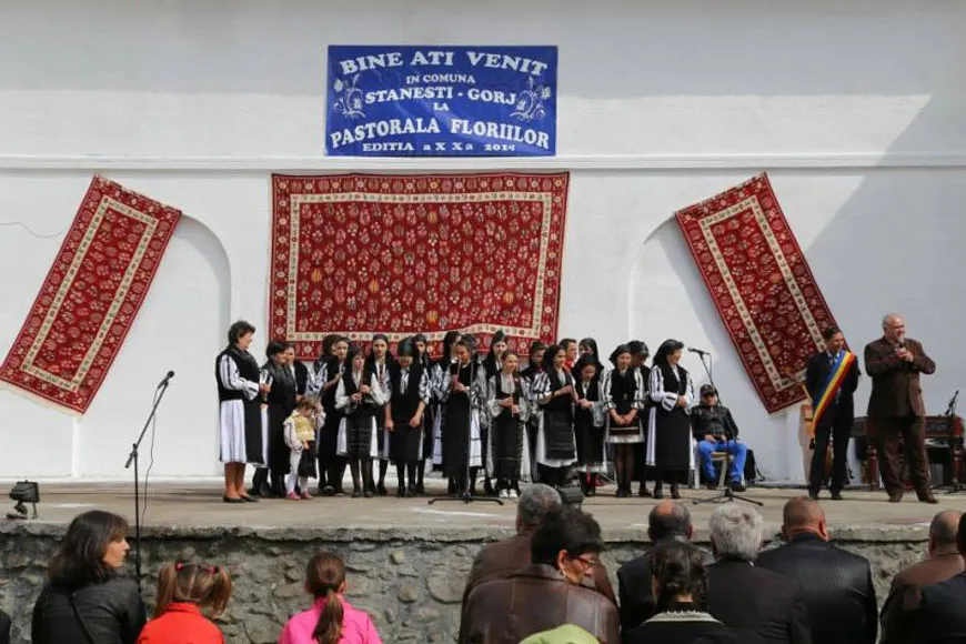 Primarul din Stănești și-a pus fiul director la căminul cultural