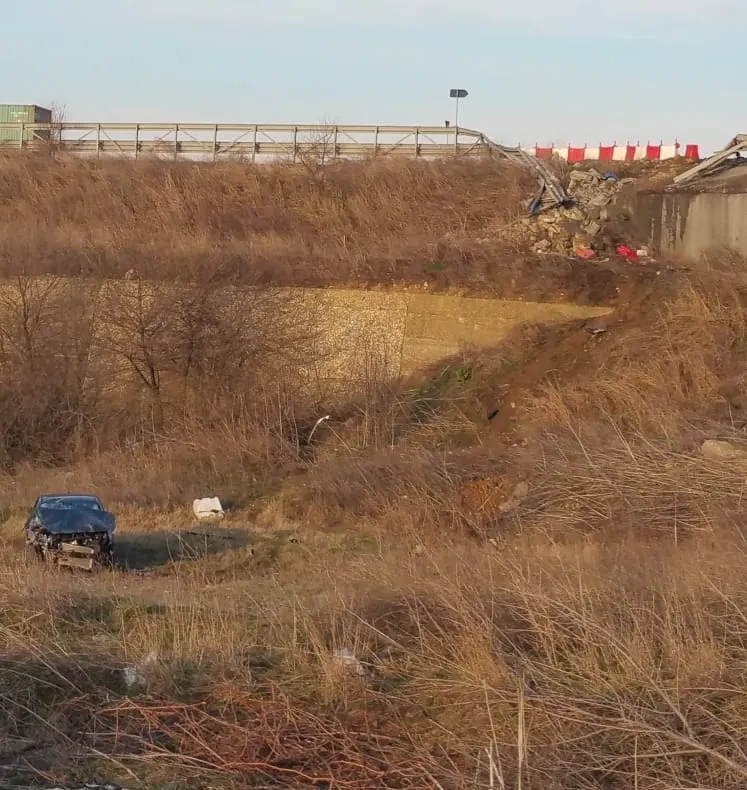 Accident la Motru: Patru mașini avariate și doi răniți