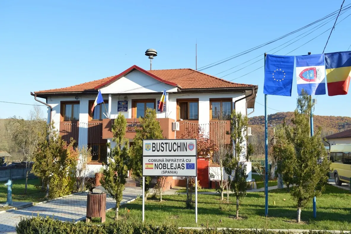 Jacuzzi și piscină într-o comună din Gorj