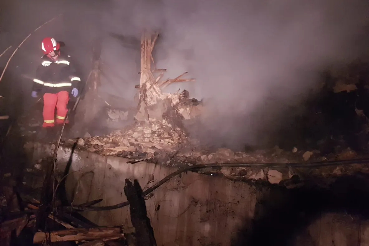 O bătrână a murit într-un incendiu în comuna gorjeană Cătunele