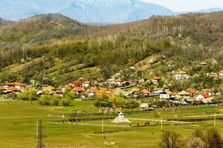O comună din Gorj își va asfalta străzile cu proprii cetățeni