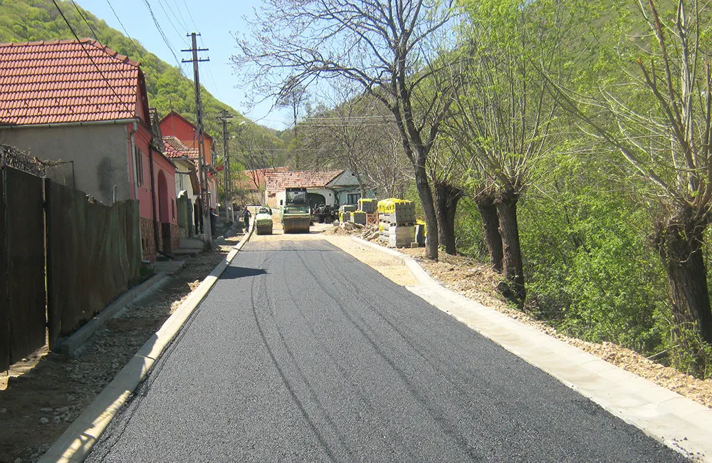 Două străzi neasfaltate din Târgu Jiu, reabilitate cu 1,2 milioane de lei