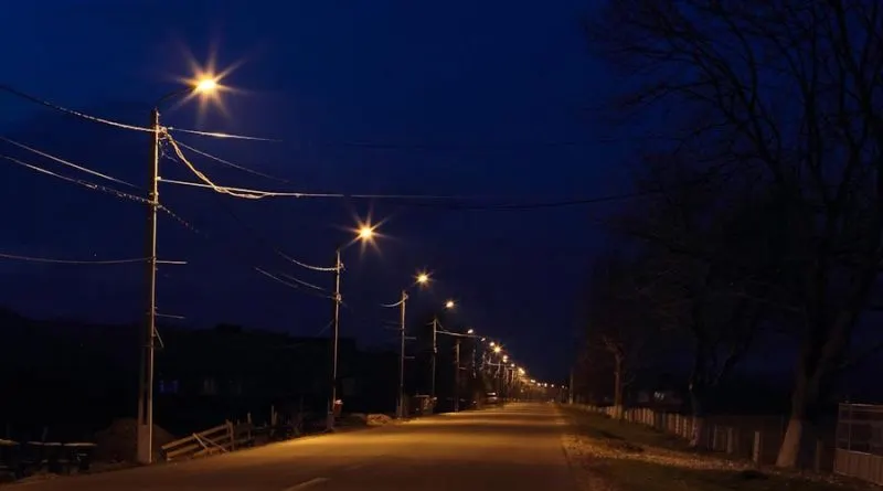 Iluminatul unui oraș din Gorj va fi controlat de pe telefon