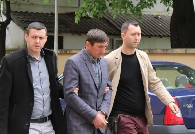 Primarul liberal din Vladimir e din nou liber! A plătit pentru un pod imaginar