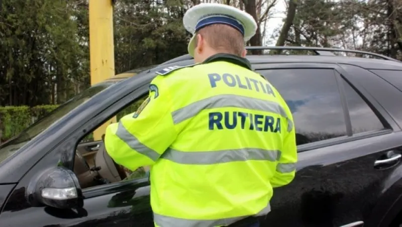 Tânără din Gorj, prinsă la volan fără permis