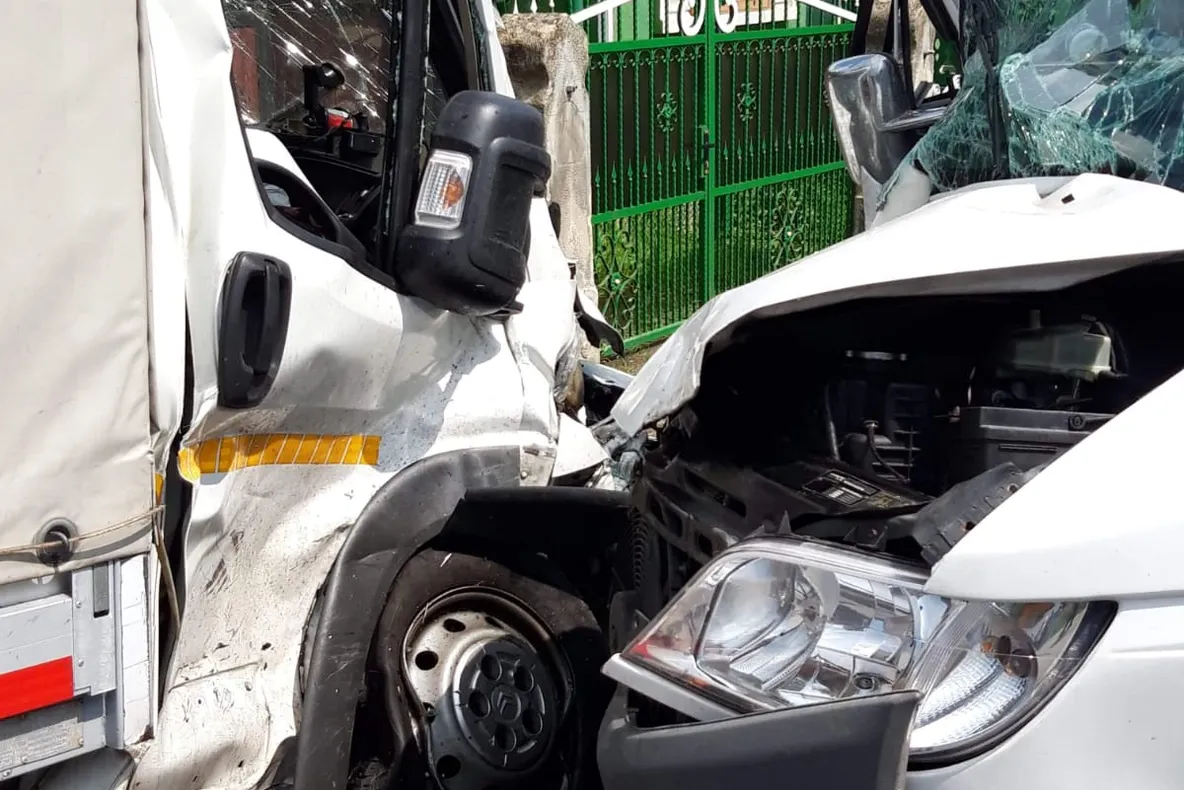 Un motociclist a scăpat ca prin minune dintr-un accident petrecut în Gorj