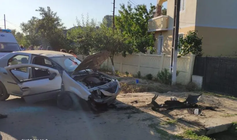 Accident la Crușeț! S-a izbit de un cap de pod