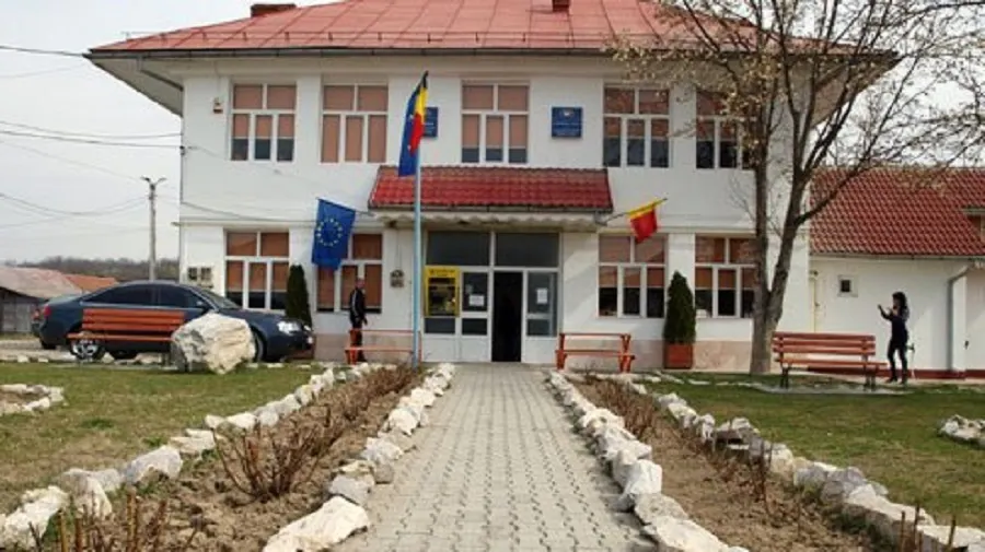 Primărie din Gorj, amendată pentru concedierea însoțitorilor persoanelor cu handicap