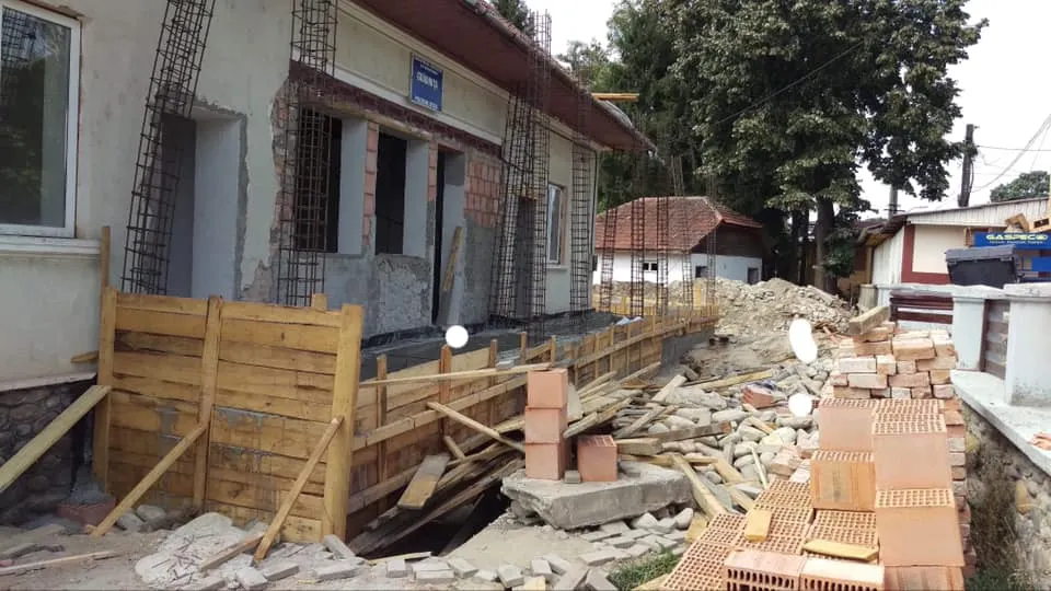 Școala-șantier. Cum învață copiii dintr-un oraș din Gorj | VIDEO