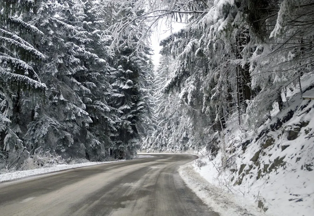  Ninge în munții Gorjului: Cod galben de vreme rea
