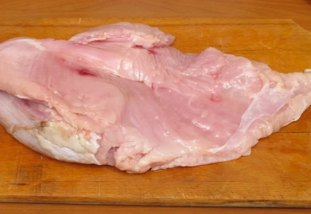 Carne de la păsările cu gripă aviară din Ungaria, în magazinele din Gorj