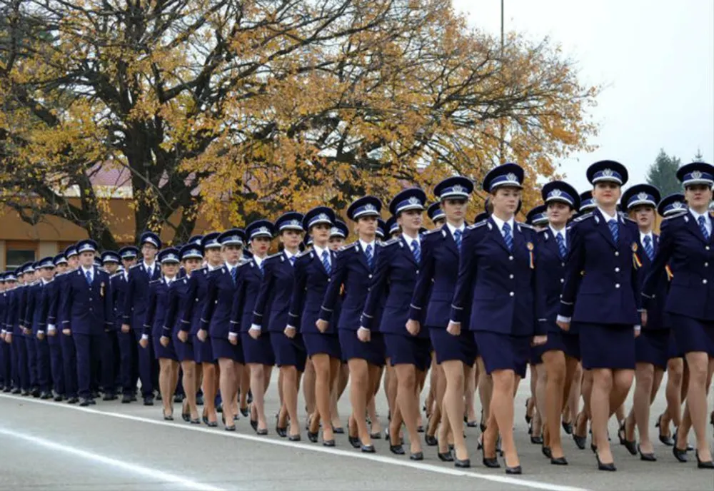 O gorjeancă, prima admisă la Școala de Agenți de Poliție de la Câmpina