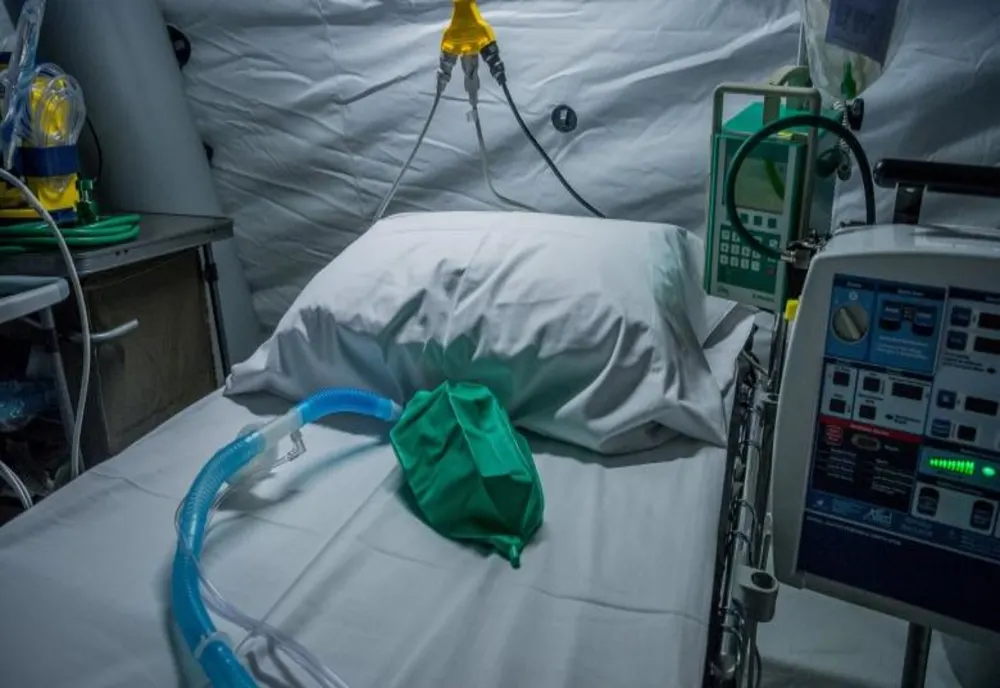 Pacienții cu coronavirus de la Spitalul Târgu Cărbunești se plâng că sunt încuiați în saloane