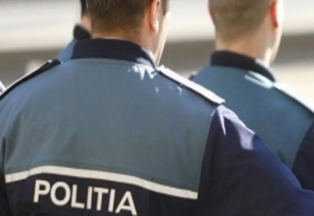 Un bărbat din Gorj şi-a bătut mama. Poliţiştii au emis un ordin de protecţie provizoriu