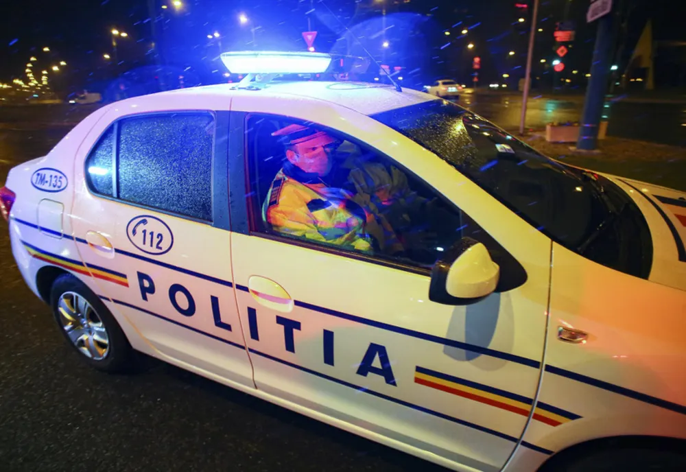 14 persoane care participau la o petrecere de majorat, în Gorj, amendate de poliţişti