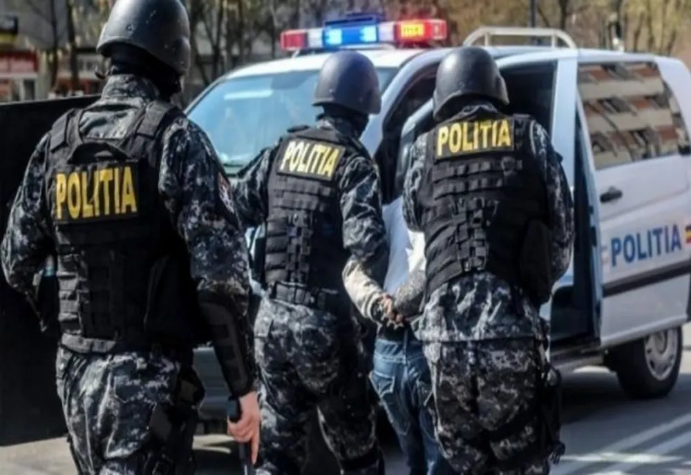Peste 30 de percheziții în 15 județe și Capitală pentru contrabandă de tutun! Nouă persoane, duse la audieri