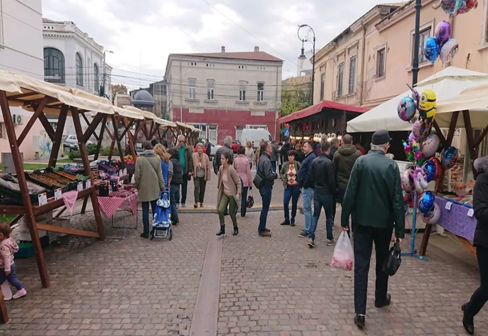 Pieţe volante în parcările supermarketurilor