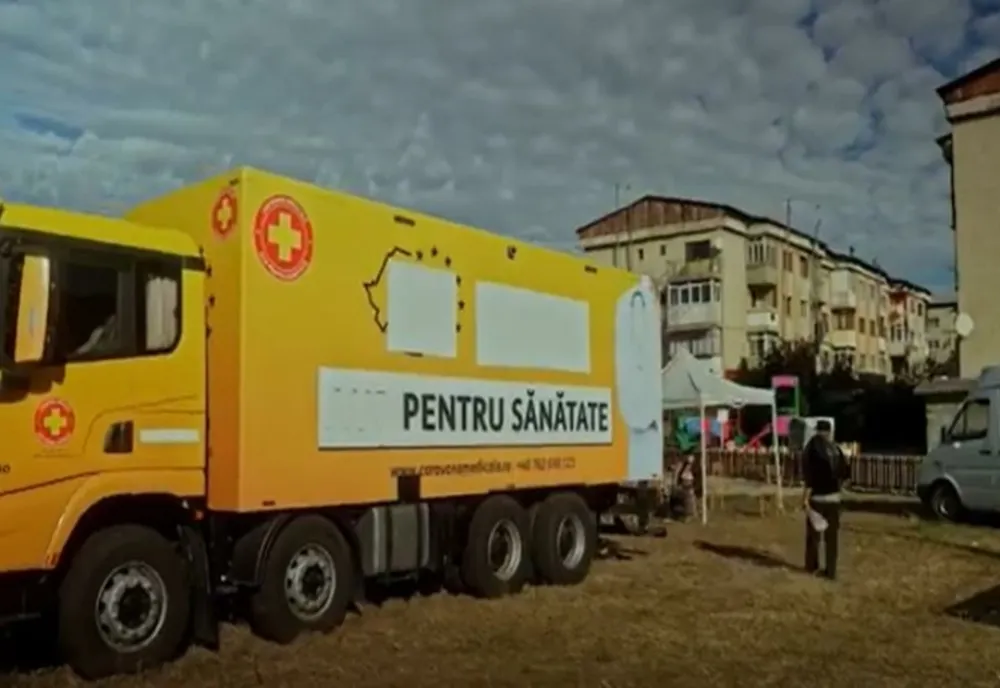 Caravana "România Suverană" alături de spitalul mobil AUR, consultații gratuite pentru mii de români - VIDEO