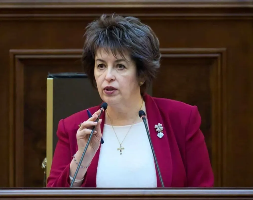 Niculina Stelea (senator AUR): „PSD-PNL-USR-UDMR tratează cu heirupism noua lege a salarizării care, în momentul de față, este neconstituțională”