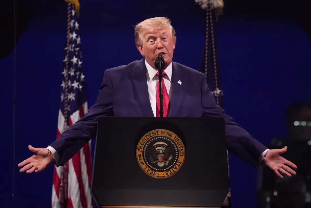 Trump lovește din nou China! Taxe vamale de până la 100% pentru dronele importate în SUA