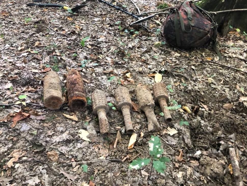 Patru grenade au fost găsite îngropate lângă o comună gorjeană