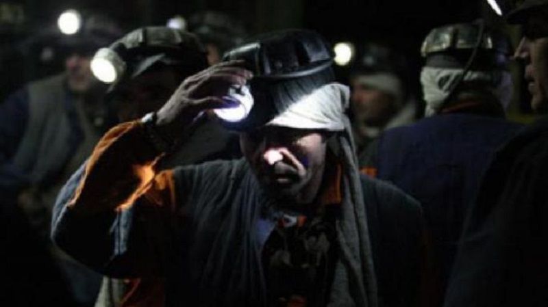Peste 3.000 de mineri protestează! Azi e întâlnirea cu reprezentanții Guvernului