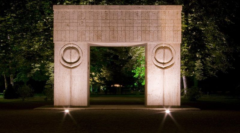 Cercetări reluate în cazul ”spălării” Porții Sărutului