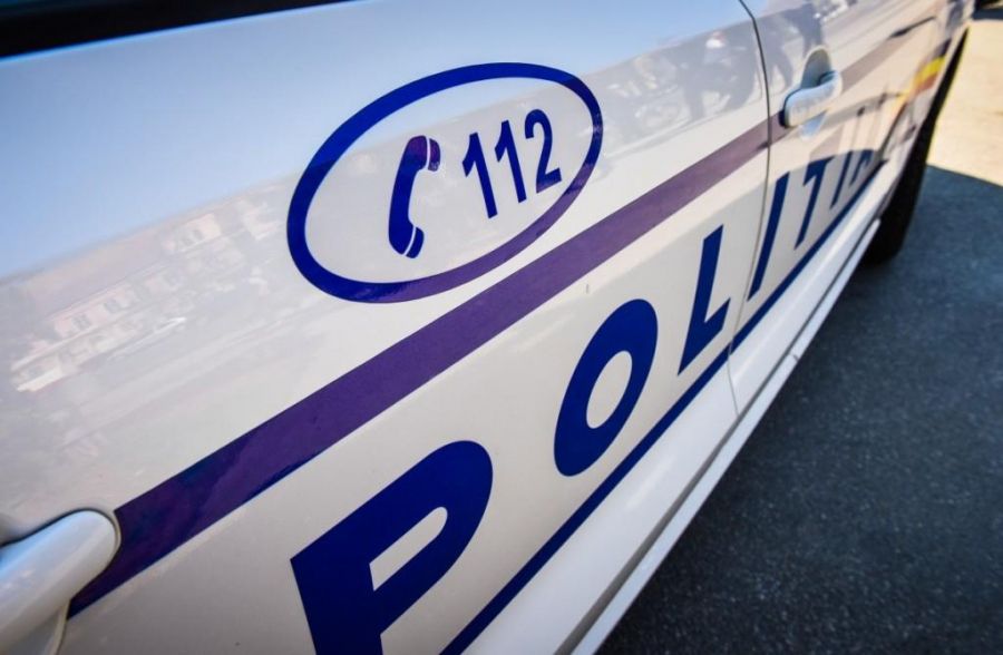 Fată de 14 ani, dispărută de la Baia de Fier