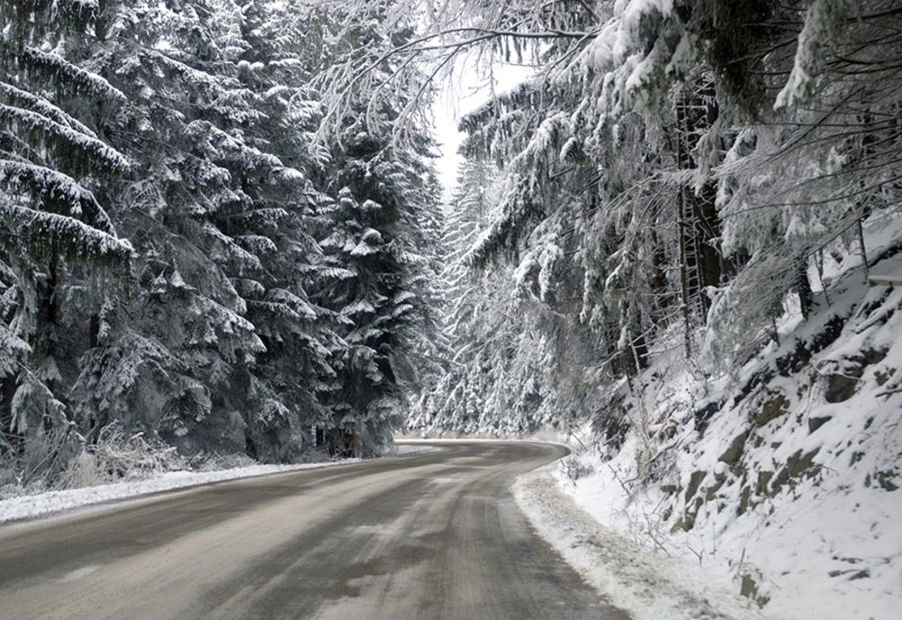  Ninge în munții Gorjului: Cod galben de vreme rea