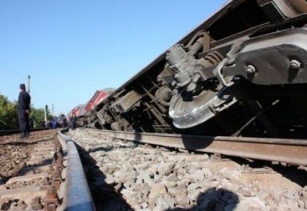 Locomotivă deraiată la Turceni