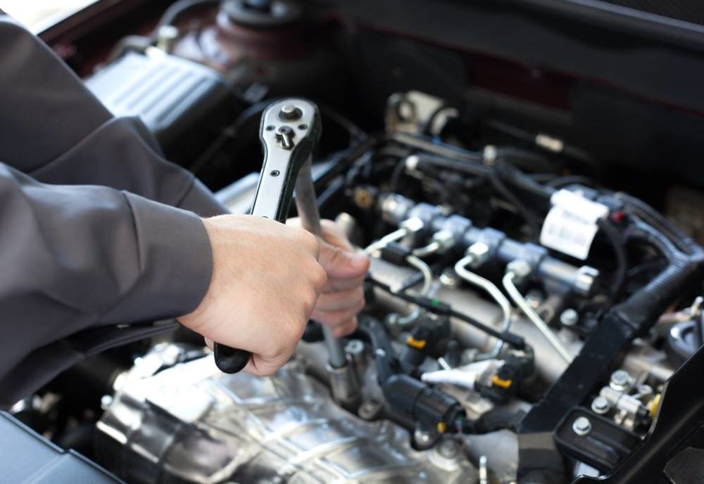 Controale ANPC, la service-urile auto. 65% funcţionau cu neregului