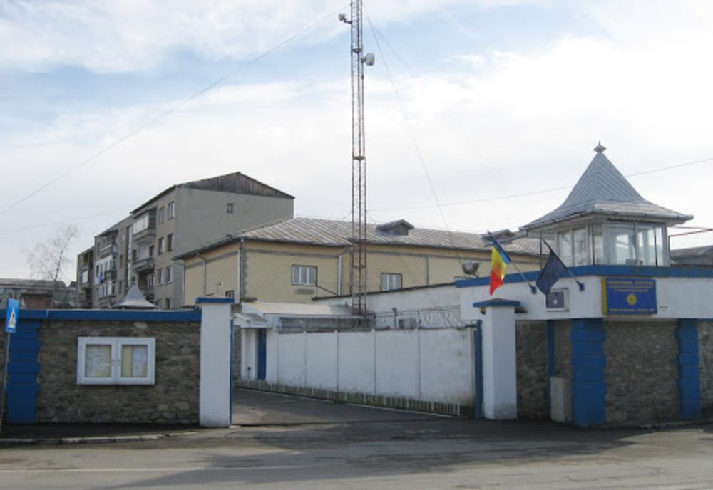 Poliţist din cadrul Penitenciarului Târgu Jiu, confirmat cu COVID-19