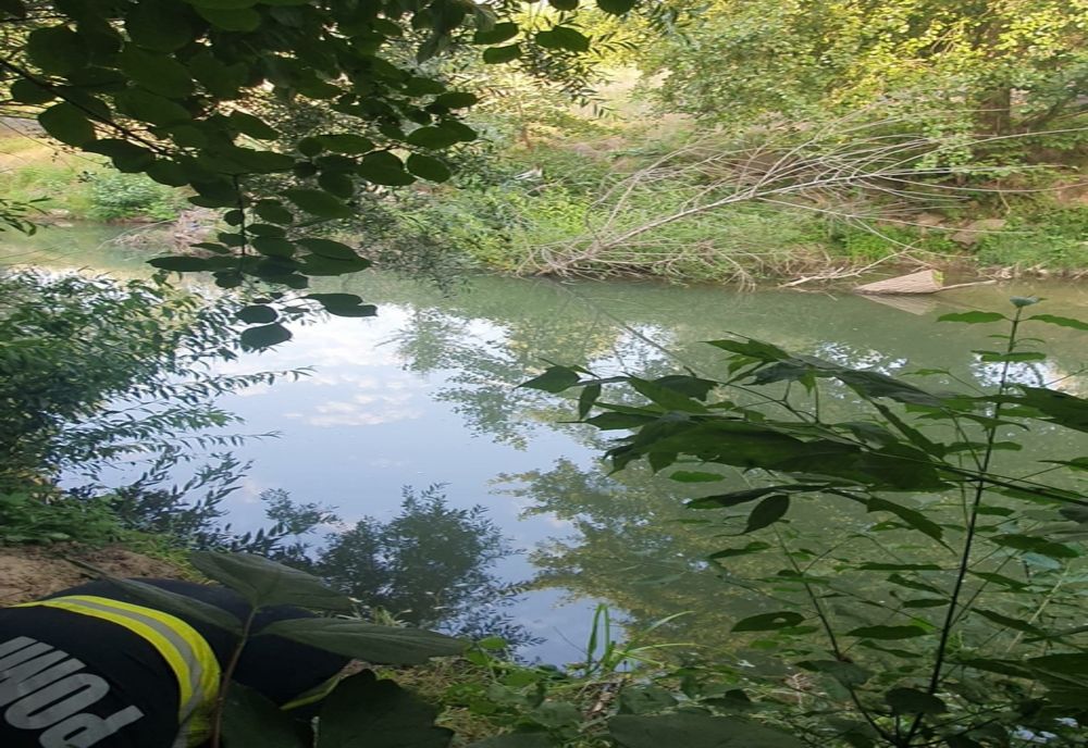 Gorj: Trei persoane, printre care un copil în vârstă de opt ani, s-au înecat în Motru (VIDEO)
