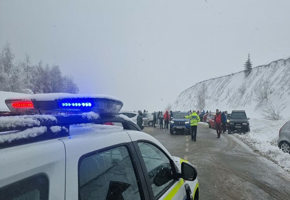 Ninge la Rânca. Acces doar pentru maşinile 4x4 şi cele dotate cu lanţuri