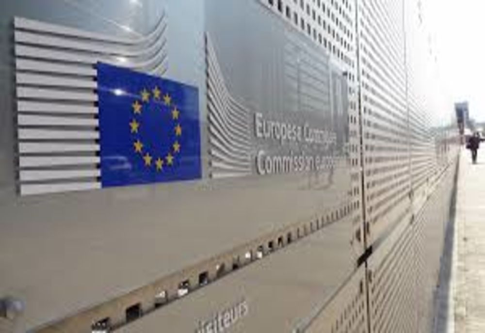 8 EURODEPUTAȚI ROMÂNI AU VOTAT PENTRU MOȚIUNEA DE CENZURĂ ÎMPOTRIVA COMISIEI EUROPENE