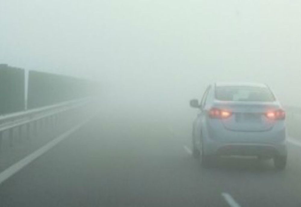 Avertisment Infotrafic: ceață densă în 17 județe și condiții pentru formarea ghețușului