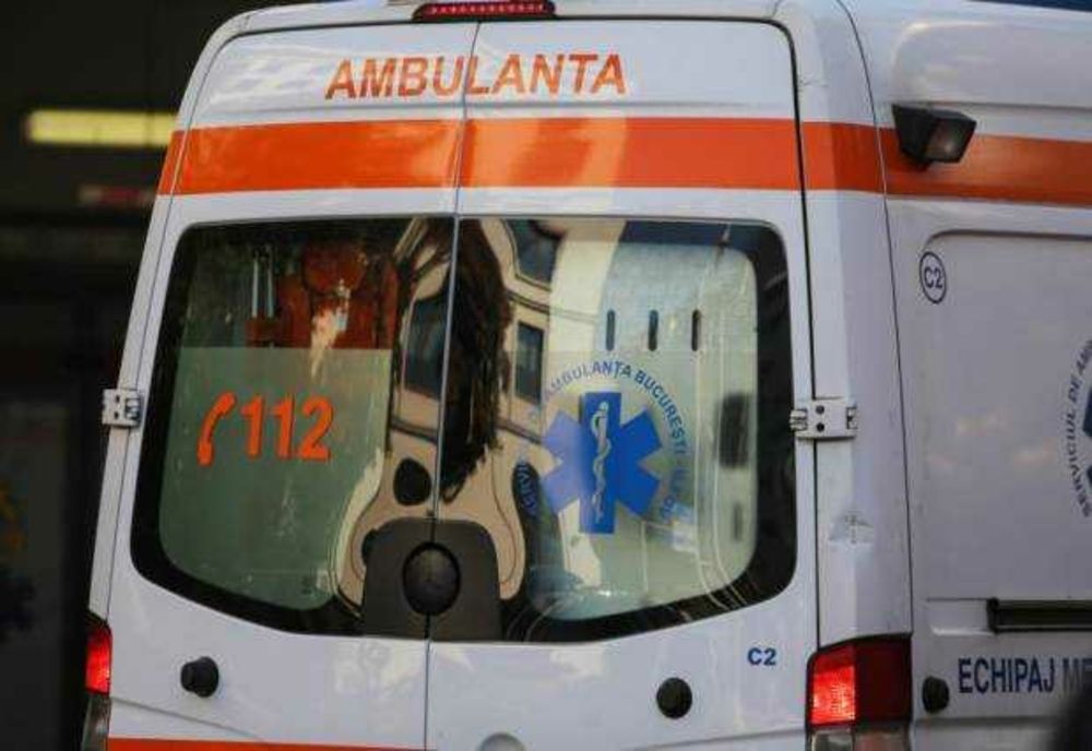 COPIL DE 3 ANI, CĂZUT DE LA ETAJUL 3 ÎN VASLUI. A FOST TRANSPORTAT DE URGENȚĂ LA SPITAL