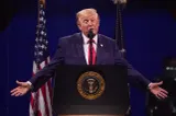 Trump lovește din nou China! Taxe vamale de până la 100% pentru dronele importate în SUA