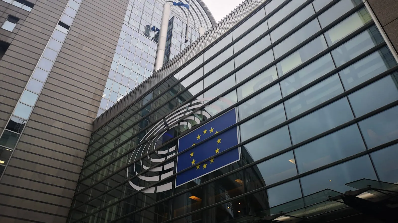 Negocieri de pace la Bruxelles