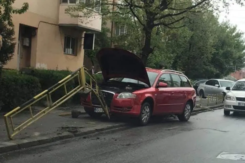 mașina