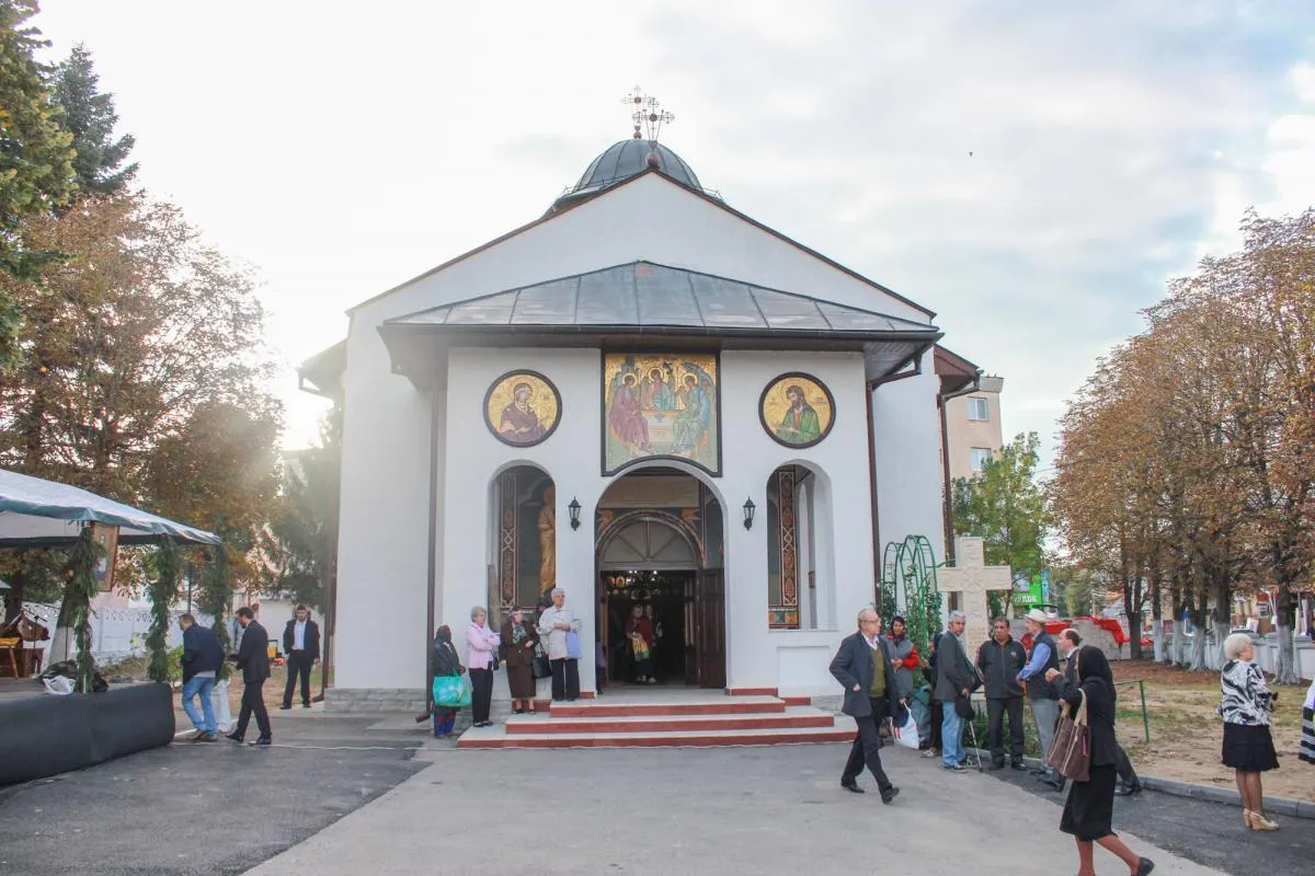 biserica-sfanta-treime-din-targu-jiu