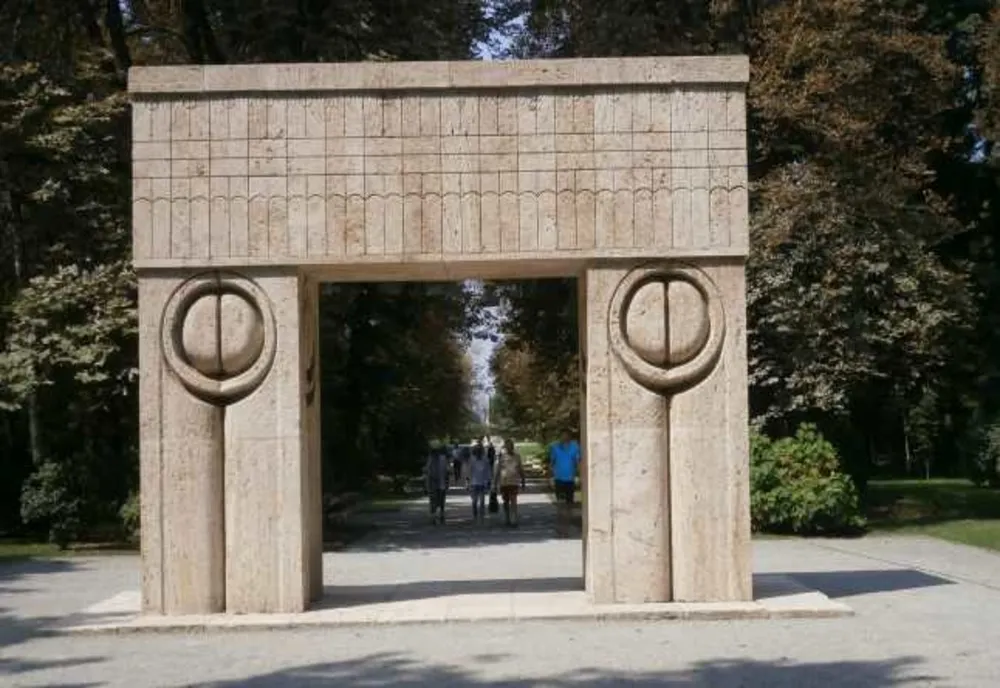 Primăria din Târgu Jiu vrea să afle care sunt arborii periculoși din oraș