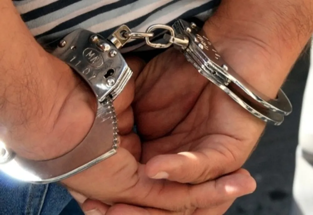VIDEO. Condamnat pentru omor, prins şi încarcerat de poliţiştii din Gorj
